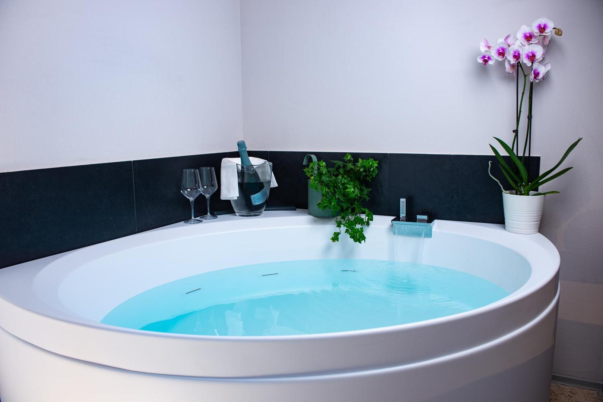 Hotel La Palomba Mondavio Екстер'єр фото